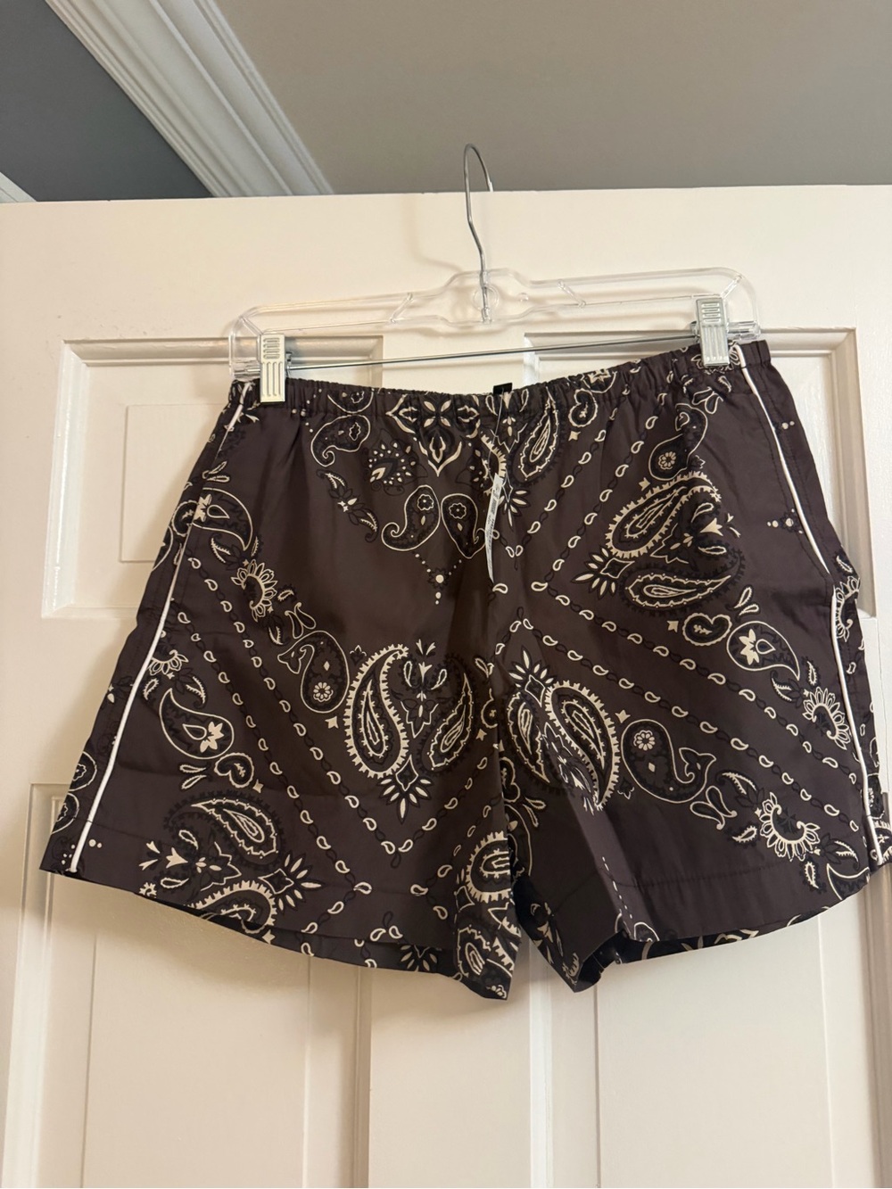 Madewell pull on short in chocolate bandana print